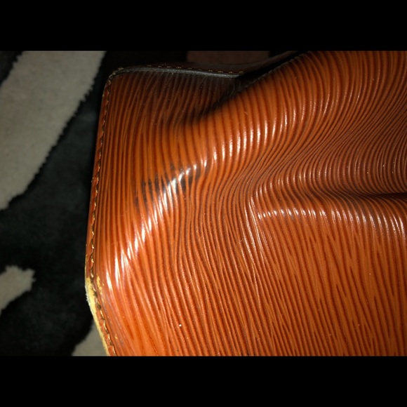LOUIS VUITTON Epi Sac D'Epaule Kenyan shoulder bag - Picture 5 of 8